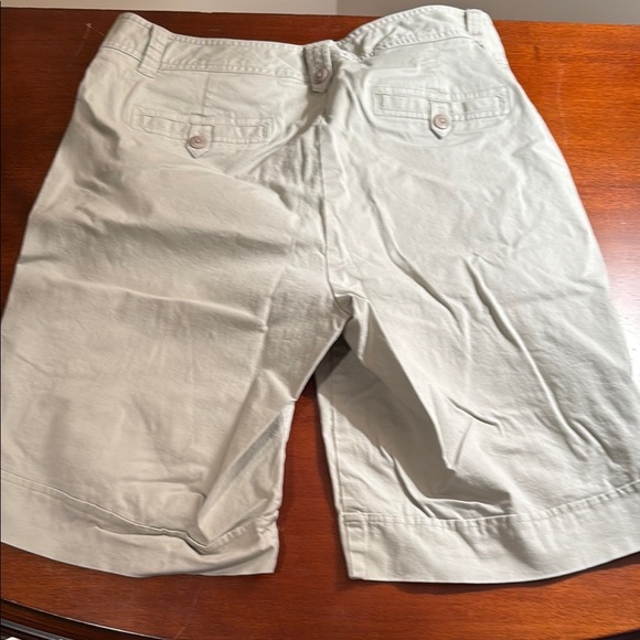 Dockers Women’s Casual Bermuda Shorts, Beige/Tan, size 10, Preowned - Picture 8 of 9